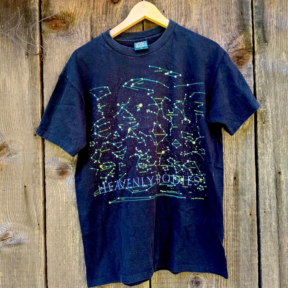 90s vintage stars constellation t shirt / Heavenly Bodies zodiac / boho hipster